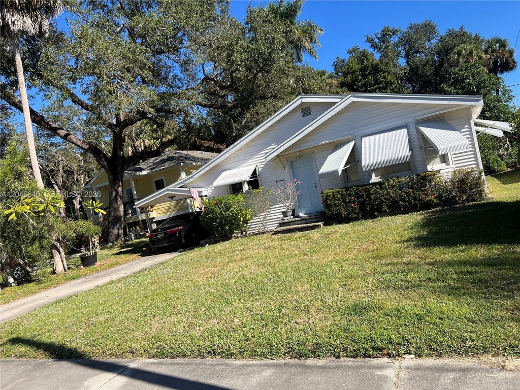 229 Granada Blvd., Fort Myers, FL 33905