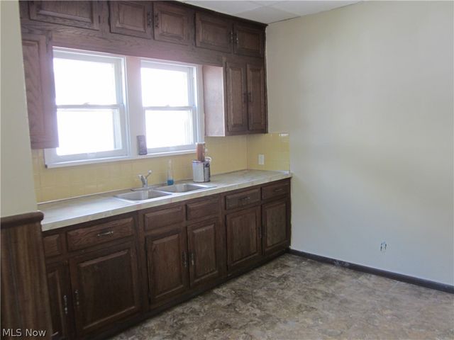 18214 Windward Road, Cleveland, OH 44119