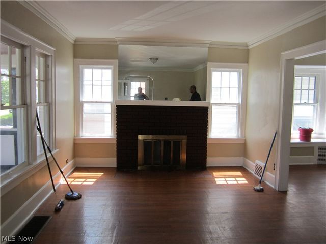 18214 Windward Road, Cleveland, OH 44119