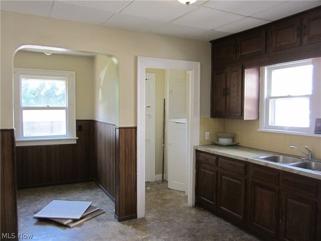 18214 Windward Road, Cleveland, OH 44119