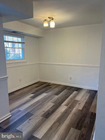 3790 LYNDHURST DR #103, Fairfax, VA 22031
