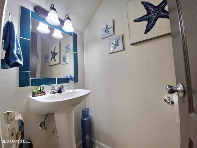 3230 Cumberland Road, 42, Ocean Springs, MS 39564