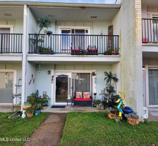 3230 Cumberland Road, 42, Ocean Springs, MS 39564