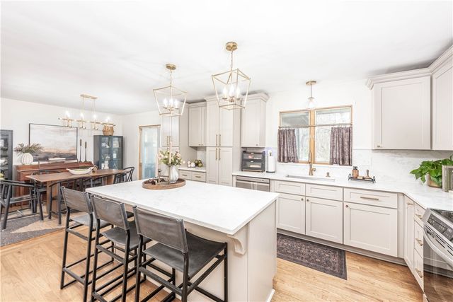 15 Watson St, Leet Twp, PA 15143