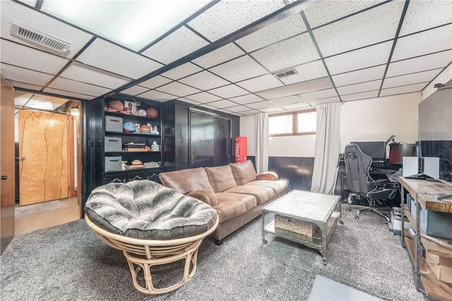 15 Watson St, Leet Twp, PA 15143