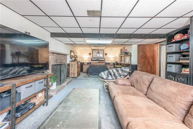 15 Watson St, Leet Twp, PA 15143