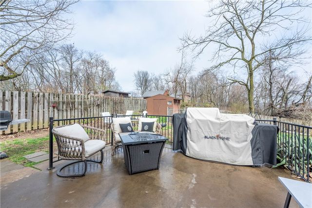 15 Watson St, Leet Twp, PA 15143