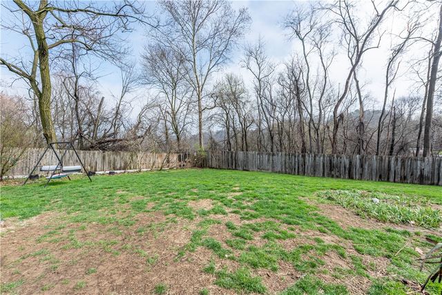 15 Watson St, Leet Twp, PA 15143