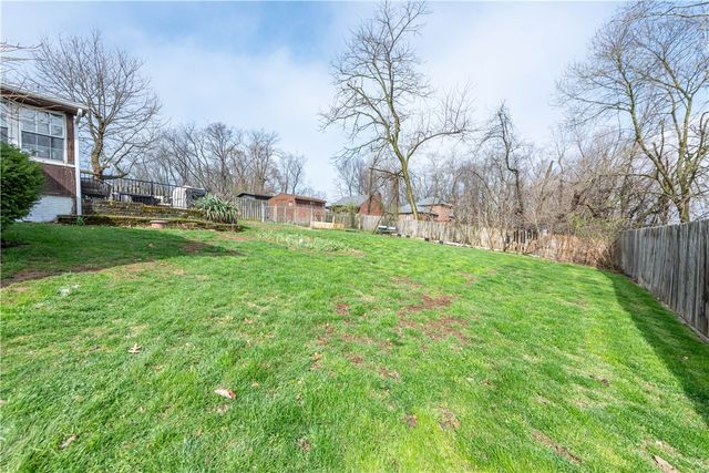 15 Watson St, Leet Twp, PA 15143