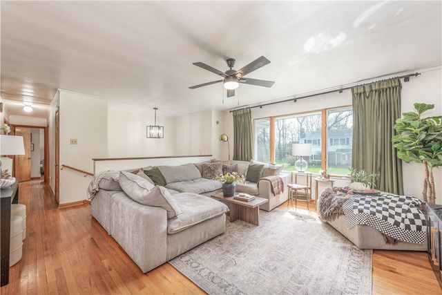 15 Watson St, Leet Twp, PA 15143