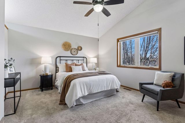 1011 Boston Hill Road, Eagan, MN 55123