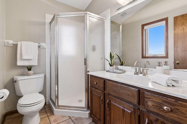 1011 Boston Hill Road, Eagan, MN 55123