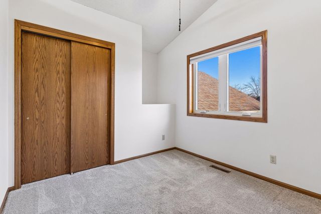 1011 Boston Hill Road, Eagan, MN 55123