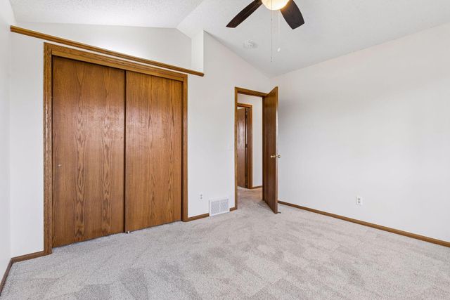 1011 Boston Hill Road, Eagan, MN 55123