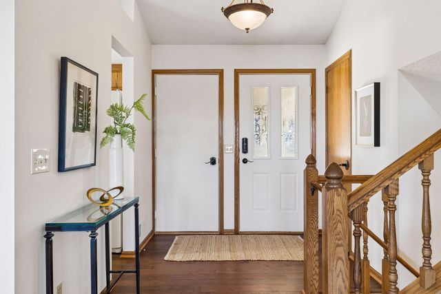 1011 Boston Hill Road, Eagan, MN 55123