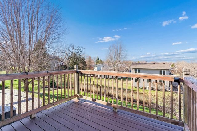 1011 Boston Hill Road, Eagan, MN 55123