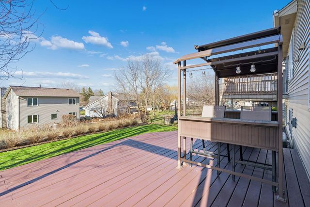 1011 Boston Hill Road, Eagan, MN 55123