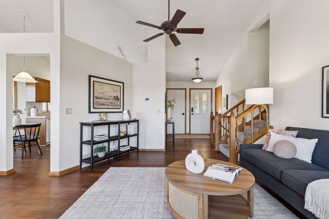 1011 Boston Hill Road, Eagan, MN 55123