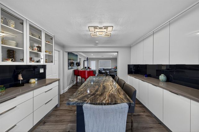 918 NE 4th Street, Hallandale Beach, FL 33009