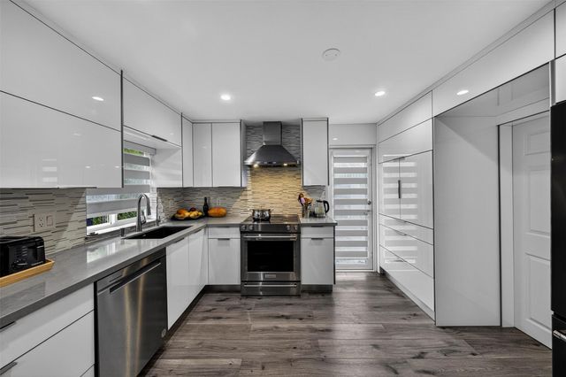 918 NE 4th Street, Hallandale Beach, FL 33009