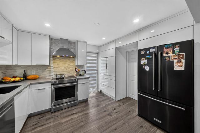 918 NE 4th Street, Hallandale Beach, FL 33009