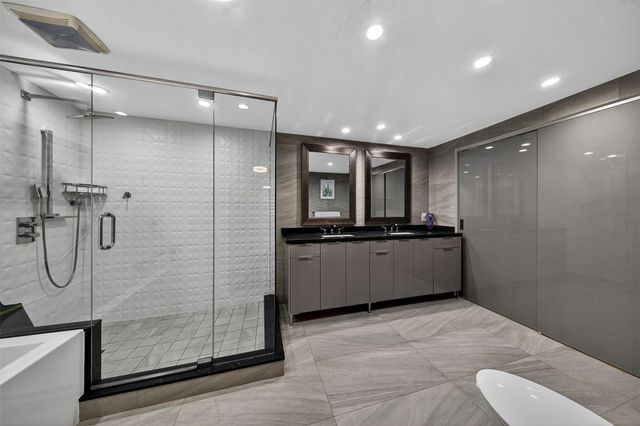 918 NE 4th Street, Hallandale Beach, FL 33009