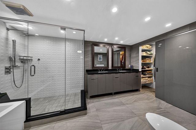 918 NE 4th Street, Hallandale Beach, FL 33009