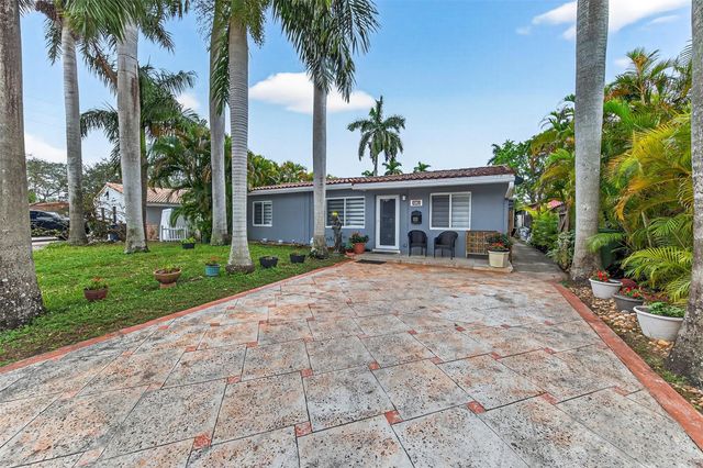 918 NE 4th Street, Hallandale Beach, FL 33009