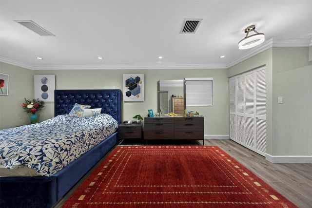 918 NE 4th Street, Hallandale Beach, FL 33009