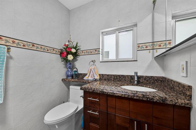 918 NE 4th Street, Hallandale Beach, FL 33009