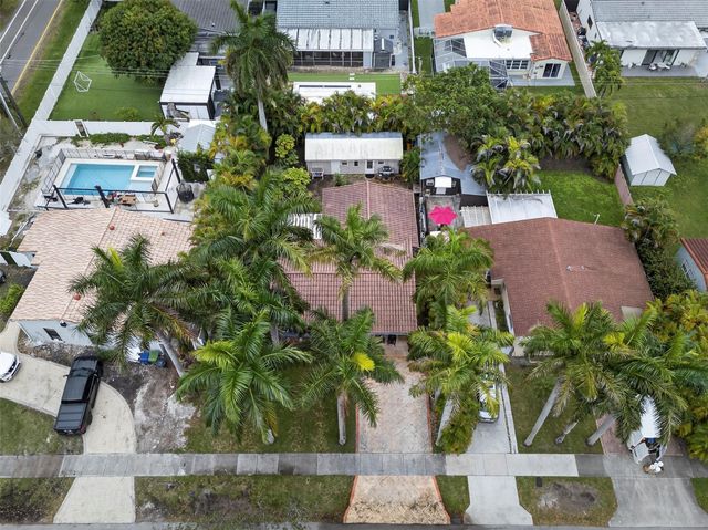 918 NE 4th Street, Hallandale Beach, FL 33009
