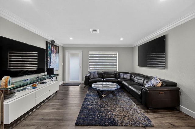 918 NE 4th Street, Hallandale Beach, FL 33009