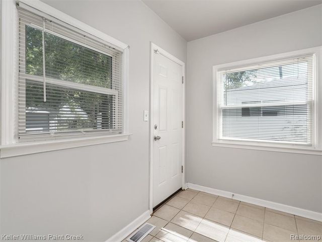 3657 Alvina Avenue, Warren, MI 48091