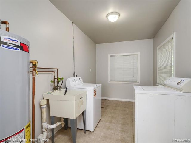 3657 Alvina Avenue, Warren, MI 48091