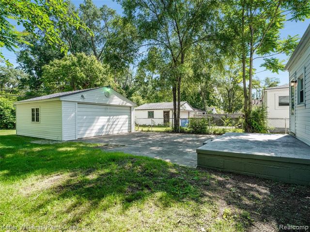 3657 Alvina Avenue, Warren, MI 48091