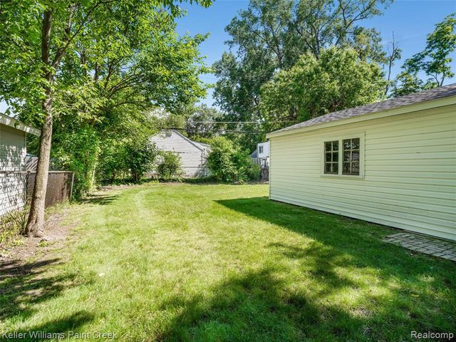 3657 Alvina Avenue, Warren, MI 48091
