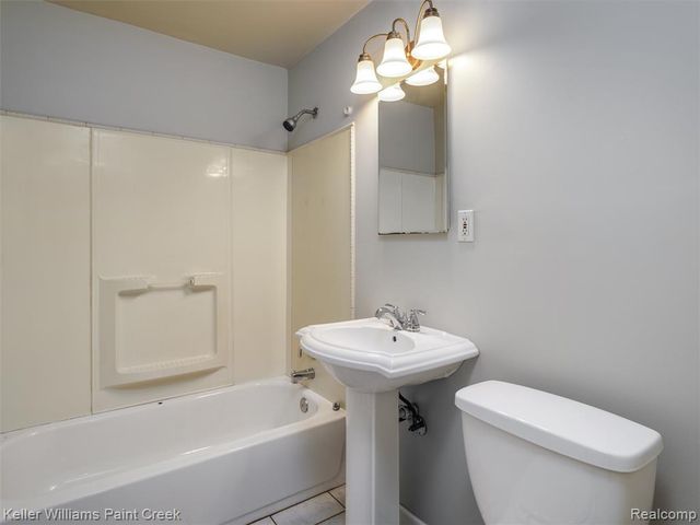 3657 Alvina Avenue, Warren, MI 48091