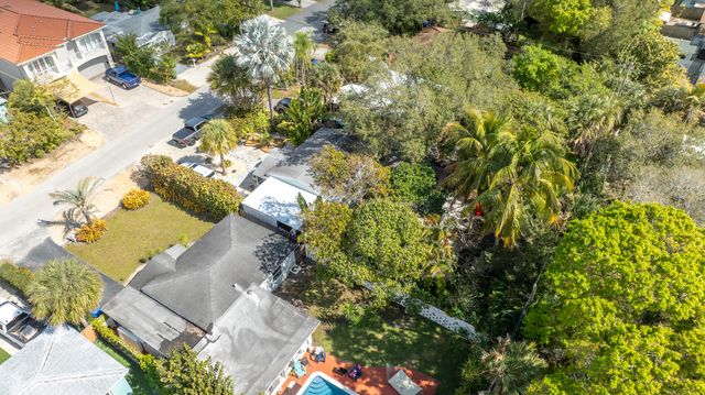 838 SW 11th Court, Fort Lauderdale, FL 33315