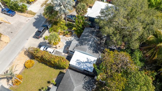 838 SW 11th Court, Fort Lauderdale, FL 33315