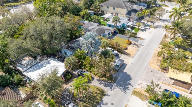 838 SW 11th Court, Fort Lauderdale, FL 33315