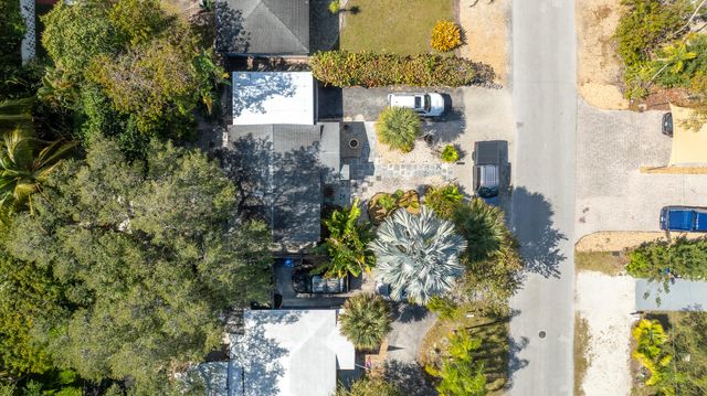 838 SW 11th Court, Fort Lauderdale, FL 33315