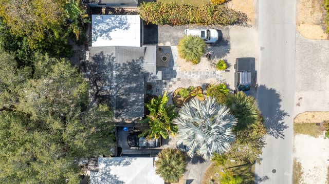 838 SW 11th Court, Fort Lauderdale, FL 33315