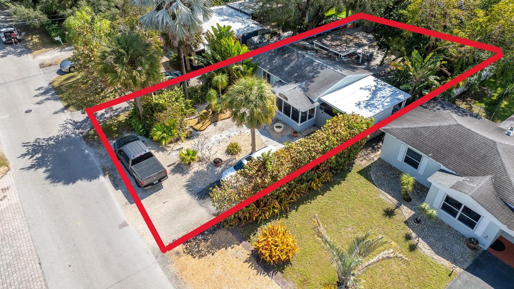 838 SW 11th Court, Fort Lauderdale, FL 33315