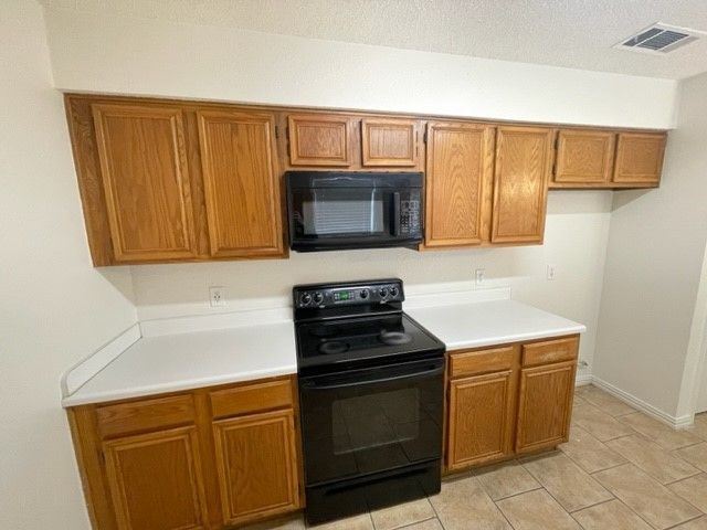 5800 Stone Meadow Lane, Fort Worth, TX 76179