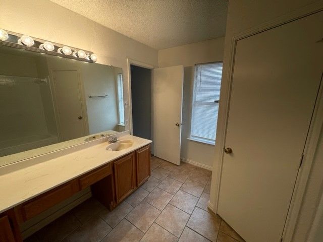 5800 Stone Meadow Lane, Fort Worth, TX 76179
