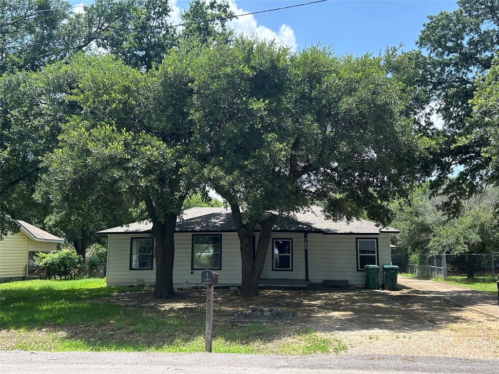 705 S Church Street, Ferris, TX 75125