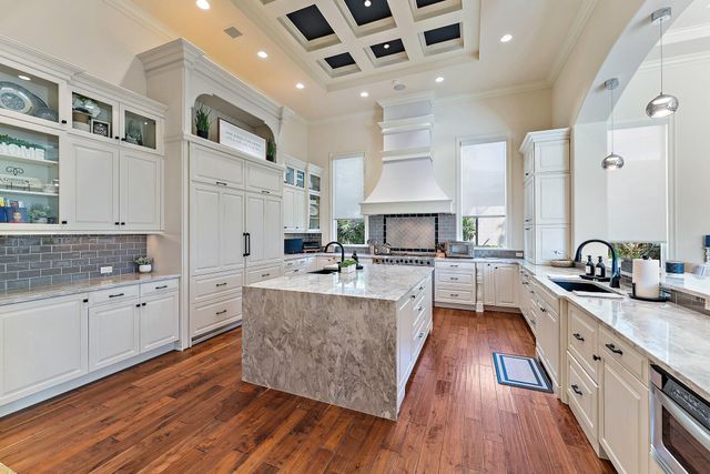 135 W Bears Club Drive, Jupiter, FL 33477