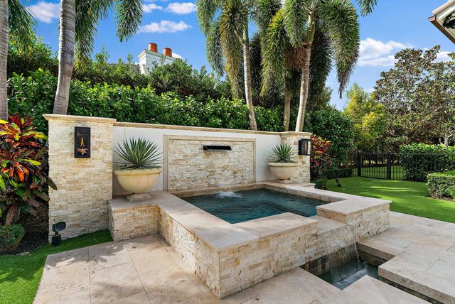 135 W Bears Club Drive, Jupiter, FL 33477