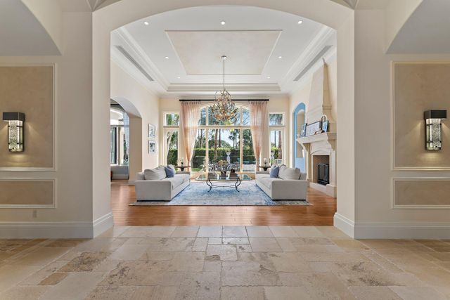 135 W Bears Club Drive, Jupiter, FL 33477