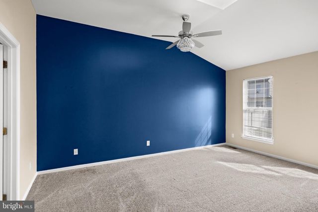 8 QUINCY MANOR LN, Burlington, NJ 08016